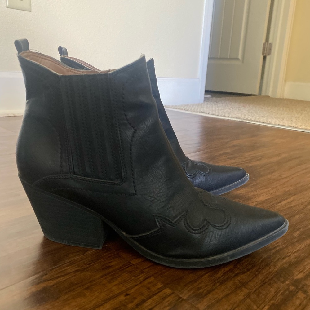 Indigo Rd. Western Black Bootie - Size 7.5